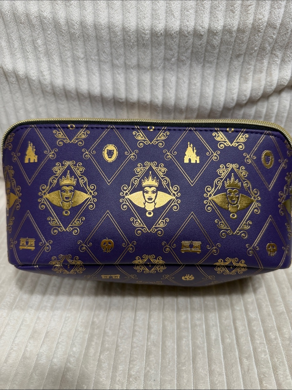 Bath & Body Works Disney Villains Evil Queen cosmetic bag.